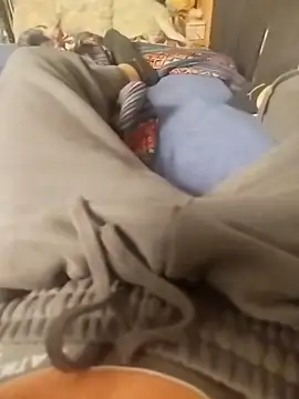 Snapshot of Dennis_2024 chatting on December 16, 2025, 2:10 pm Dennis 2024 online show from December 16, 2025, 2:10 pm