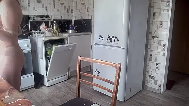 Diamond Tyler online show from March 30, 2026, 5:20 am