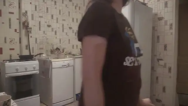 Diamond Tyler online show from December 22, 2025, 4:01 am