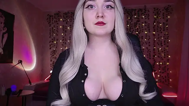 Snapshot of AllisonBlack_ chatting on February 7, 2026, 8:50 pm AllisonBlack online show from February 7, 2026, 8:50 pm