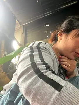 Snapshot of Linaannn chatting on November 25, 2025, 6:03 am Linaannn online show from November 25, 2025, 6:03 am