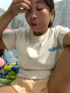 Snapshot of Linaannn chatting on November 14, 2025, 12:20 pm Linaannn online show from November 14, 2025, 12:20 pm