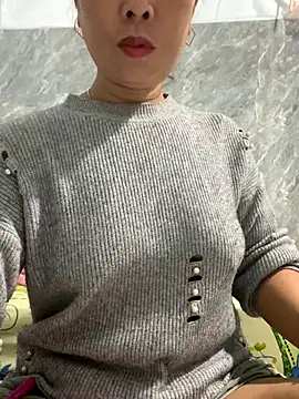 Snapshot of Linaannn chatting on November 25, 2025, 11:37 pm Linaannn online show from November 25, 2025, 11:37 pm