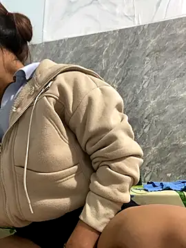 Snapshot of Linaannn chatting on November 27, 2025, 11:38 pm Linaannn online show from November 27, 2025, 11:38 pm