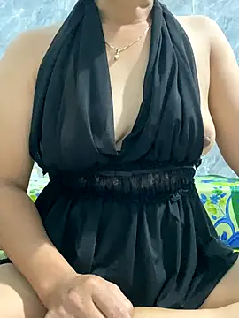 Snapshot of Linaannn chatting on November 11, 2025, 12:05 am Linaannn online show from November 11, 2025, 12:05 am