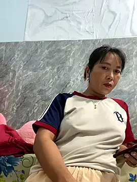 Snapshot of Linaannn chatting on November 12, 2025, 11:19 pm Linaannn online show from November 12, 2025, 11:19 pm