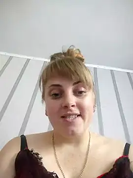 Snapshot of CoddessCrystal chatting on October 30, 2025, 9:18 am CoddessCrystal online show from October 30, 2025, 9:18 am