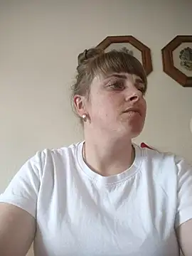 CoddessCrystal online show from April 5, 2026, 12:23 pm