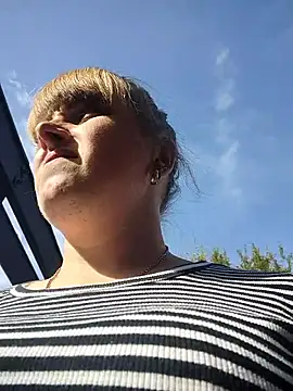 Snapshot of CoddessCrystal chatting on September 17, 2025, 8:49 am CoddessCrystal online show from September 17, 2025, 8:49 am