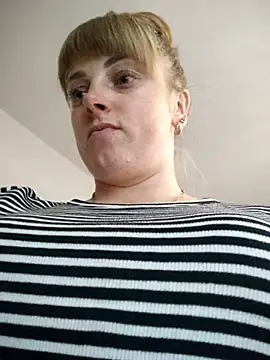 Snapshot of CoddessCrystal chatting on October 14, 2025, 7:20 am CoddessCrystal online show from October 14, 2025, 7:20 am