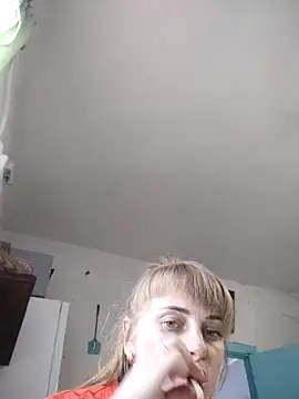 Snapshot of CoddessCrystal chatting on October 22, 2025, 10:15 am CoddessCrystal online show from October 22, 2025, 10:15 am