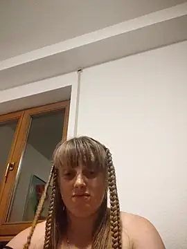 Snapshot of CoddessCrystal chatting on September 30, 2025, 7:09 pm CoddessCrystal online show from September 30, 2025, 7:09 pm