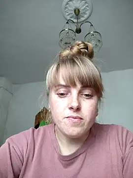 Snapshot of CoddessCrystal chatting on October 6, 2025, 11:44 am CoddessCrystal online show from October 6, 2025, 11:44 am