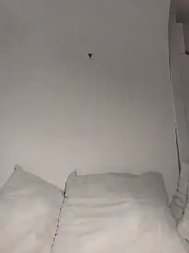 Snapshot of gymyagirlll chatting on October 25, 2025, 3:17 am gymyagirlll online show from October 25, 2025, 3:17 am