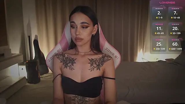 Snapshot of march_mellow chatting on February 2, 2025, 9:45 pm march mellow online show from February 2, 2025, 9:45 pm