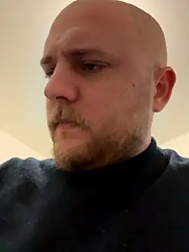 QueueFrenchie online show from January 5, 2026, 7:28 pm