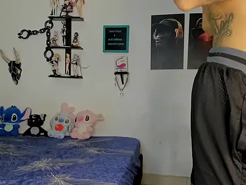 Snapshot of louchart_kenny chatting on November 20, 2025, 4:35 am louchart kenny online show from November 20, 2025, 4:35 am