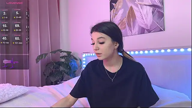 Snapshot of Veronica_leal chatting on December 19, 2025, 10:06 am Veronica leal online show from December 19, 2025, 10:06 am