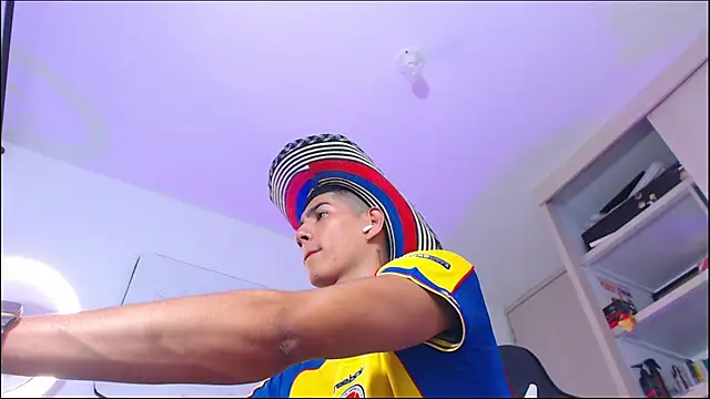 Valerio 20 online show from July 21, 2026, 1:52 am