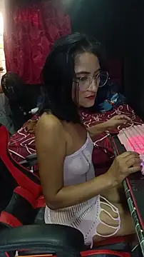 AdelinaMiran90 online show from October 29, 2025, 7:24 pm