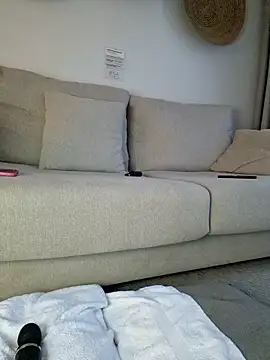 Snapshot of EileX_official chatting on November 18, 2025, 7:44 am EileX official online show from November 18, 2025, 7:44 am