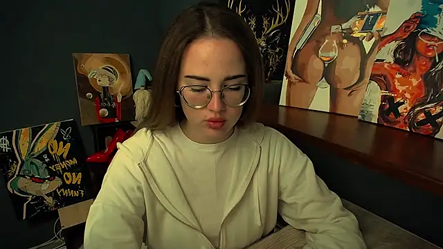 Snapshot of luxie_milady chatting on December 5, 2025, 1:32 pm luxie milady online show from December 5, 2025, 1:32 pm