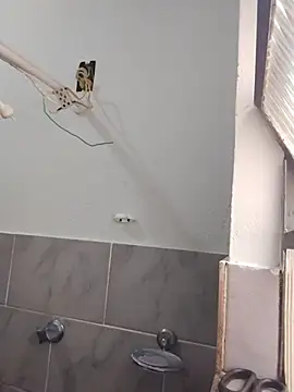 LopeseLua online show from November 28, 2025, 2:06 pm