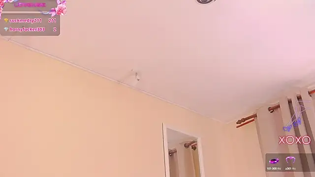 Snapshot of ArianaCroft chatting on March 11, 2025, 11:33 am ArianaCroft online show from March 11, 2025, 11:33 am