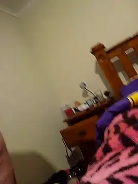 Steff8u online show from April 25, 2026, 12:13 am