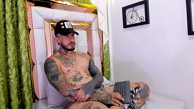 Snapshot of dilan_scootk_ chatting on October 27, 2025, 7:37 pm dilan scootk online show from October 27, 2025, 7:37 pm