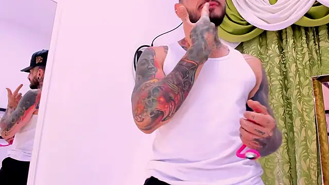 Snapshot of dilan_scootk_ chatting on November 29, 2025, 7:36 pm dilan scootk online show from November 29, 2025, 7:36 pm