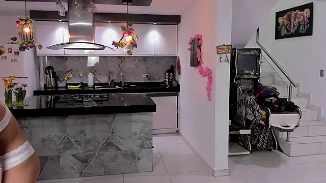 vicky wendy hot sexx online show from April 12, 2026, 5:33 am