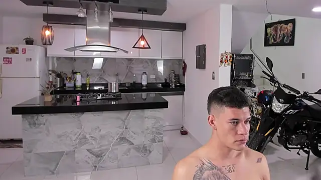 Snapshot of vicky_wendy_hot_sexx chatting on October 2, 2025, 4:27 am vicky wendy hot sexx online show from October 2, 2025, 4:27 am