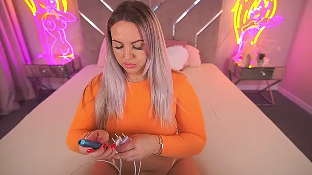 Snapshot of KiraCandyS chatting on November 11, 2025, 9:53 pm KiraCandyS online show from November 11, 2025, 9:53 pm