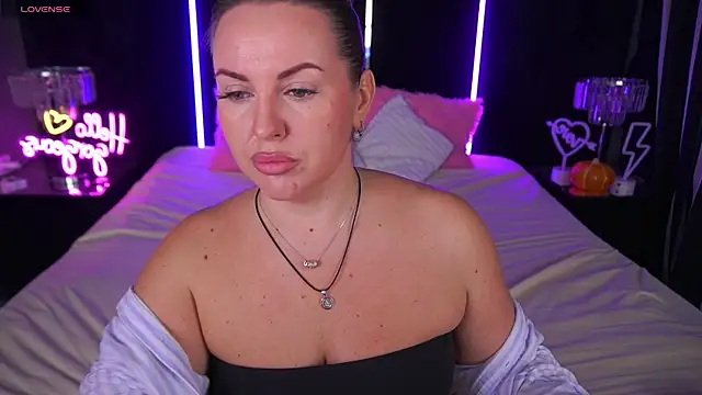 Snapshot of KiraCandyS chatting on November 21, 2025, 9:58 pm KiraCandyS online show from November 21, 2025, 9:58 pm