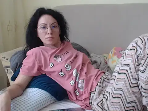 Emmatoo online show from February 24, 2026, 7:42 am