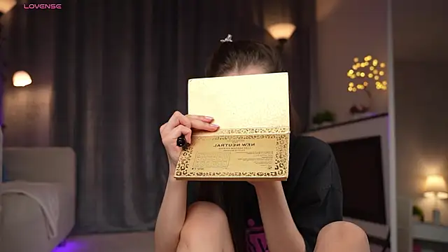 Amely Young online show from February 19, 2026, 1:46 am