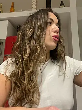 EvaLoReCouple online show from December 9, 2024, 6:14 pm