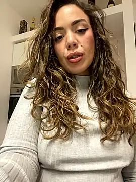 EvaLoReCouple online show from December 7, 2024, 10:01 pm