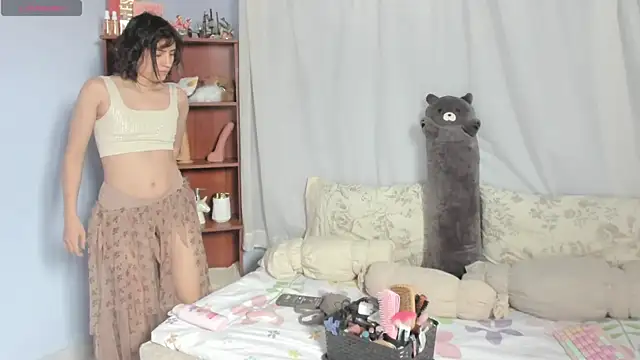 Snapshot of linnie_ chatting on July 14, 2026, 8:15 pm linnie online show from July 14, 2026, 8:15 pm