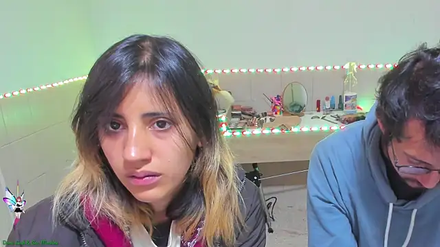 linnie  online show from September 18, 2025, 6:55 pm