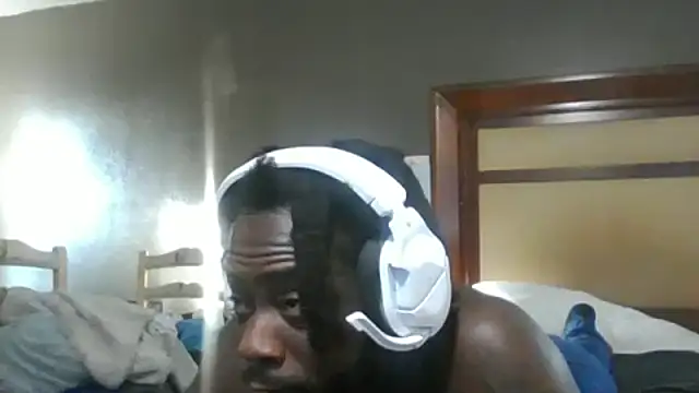 Snapshot of Mrbbc803 chatting on October 13, 2025, 9:38 pm Mrbbc803 online show from October 13, 2025, 9:38 pm