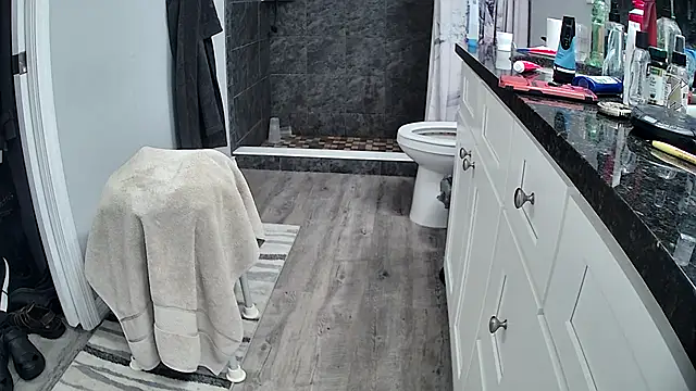 lou63ponce online show from November 3, 2025, 9:18 pm