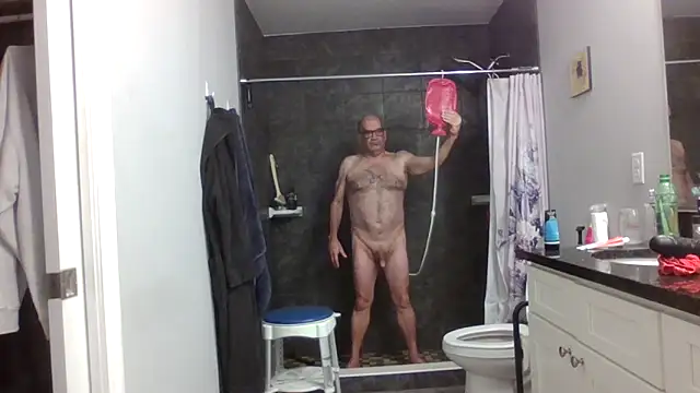 Snapshot of lou63ponce chatting on December 19, 2025, 4:20 pm lou63ponce online show from December 19, 2025, 4:20 pm