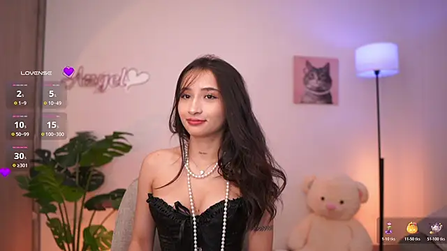 Snapshot of Angeeel_ chatting on October 31, 2025, 2:08 am Angeeel online show from October 31, 2025, 2:08 am