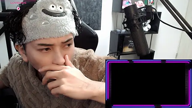 Snapshot of Shizukuu chatting on January 8, 2026, 5:24 am Shizukuu online show from January 8, 2026, 5:24 am