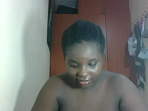 hotebbbyy online show from April 13, 2026, 5:06 pm