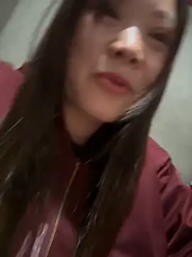 Hellen 111 online show from November 5, 2025, 2:09 pm