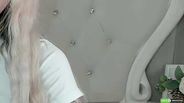 Joy Barker online show from November 14, 2025, 3:32 am