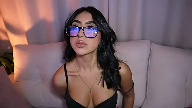 Snapshot of Sara_albrecht chatting on October 31, 2025, 3:47 am Sara albrecht online show from October 31, 2025, 3:47 am